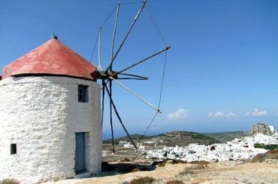 Vue d'un moulin sur l'île grecque d'Amorgos.